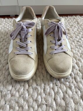 Veronica Beard Beige Suede and White Low-Top Sneakers with Lilac Laces